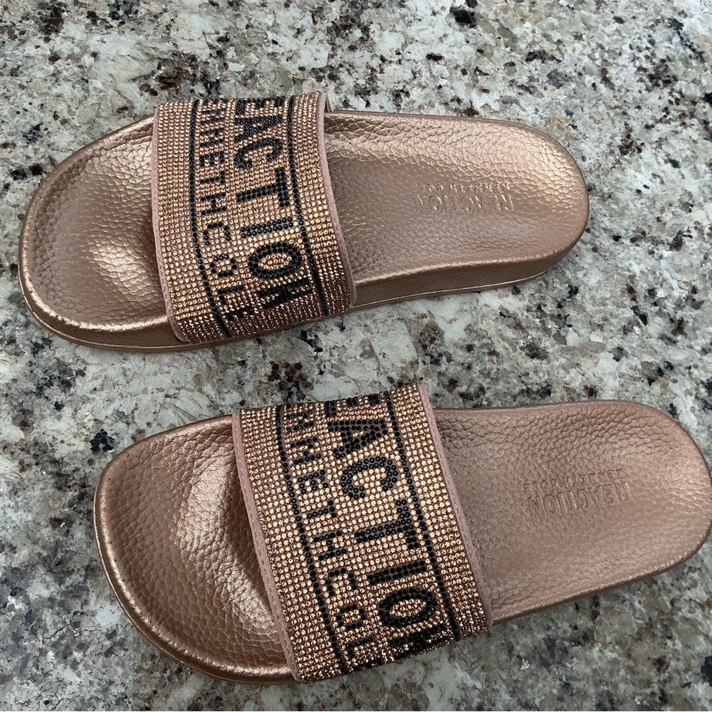 Kenneth Cole Reaction Jewel Slide Sandals